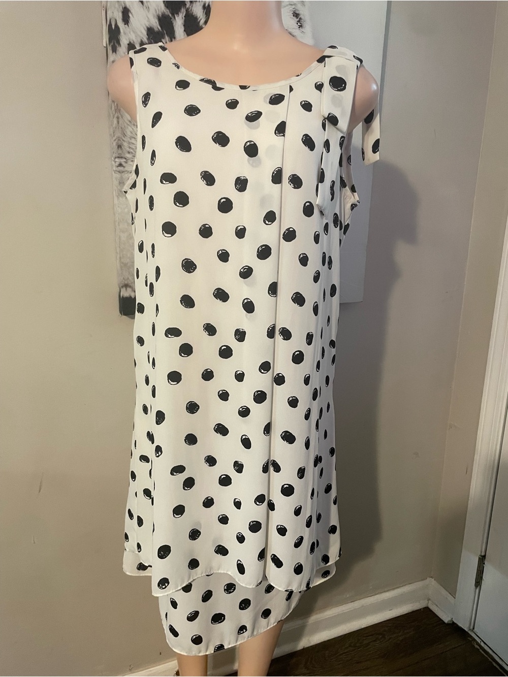 SLNY Sleeveless Polka Dot Layered Shift Dress artistic free hand Style size 14